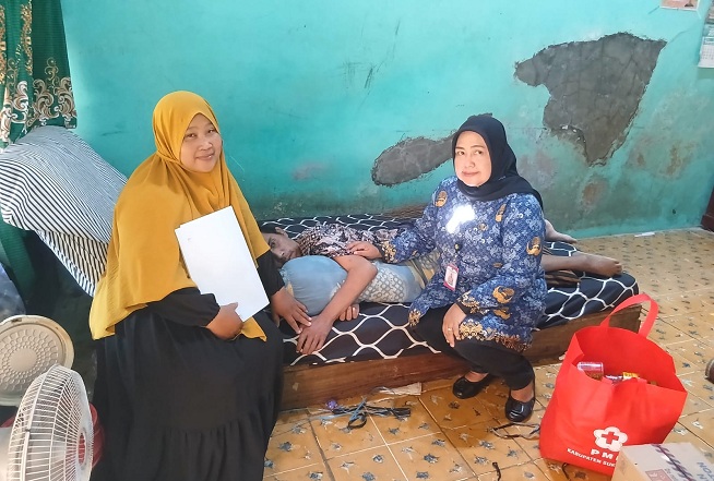 PMI Salurkan Bantuan Korban Kecelakaan Bukit Bego